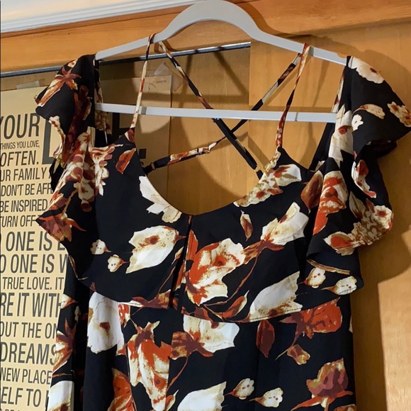 Off the Shoulders Maxi Dress - Picture 2 of 5